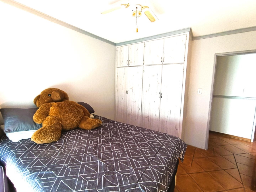 4 Bedroom Property for Sale in Langenhovenpark Free State